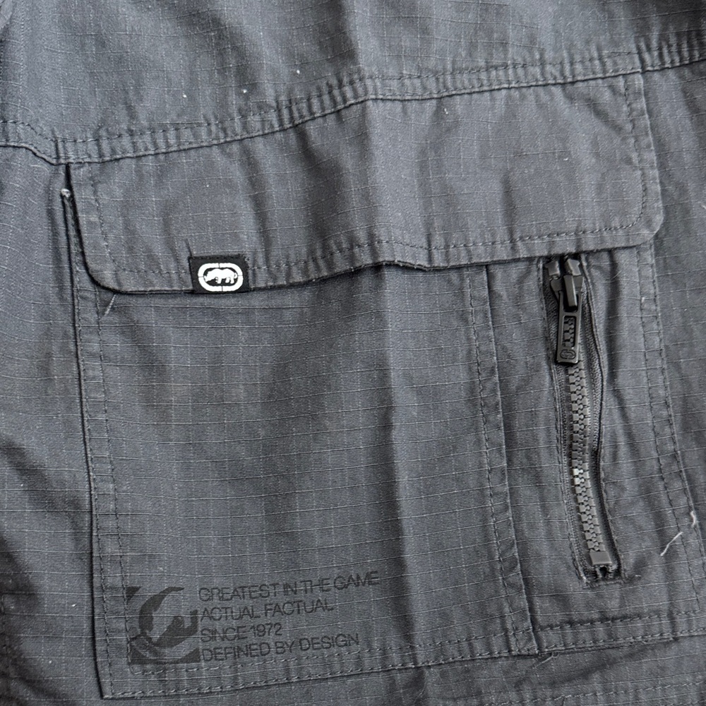 Ecko Unlimited Dark Gray Cargo Shorts with Belt - Picture 3 of 3